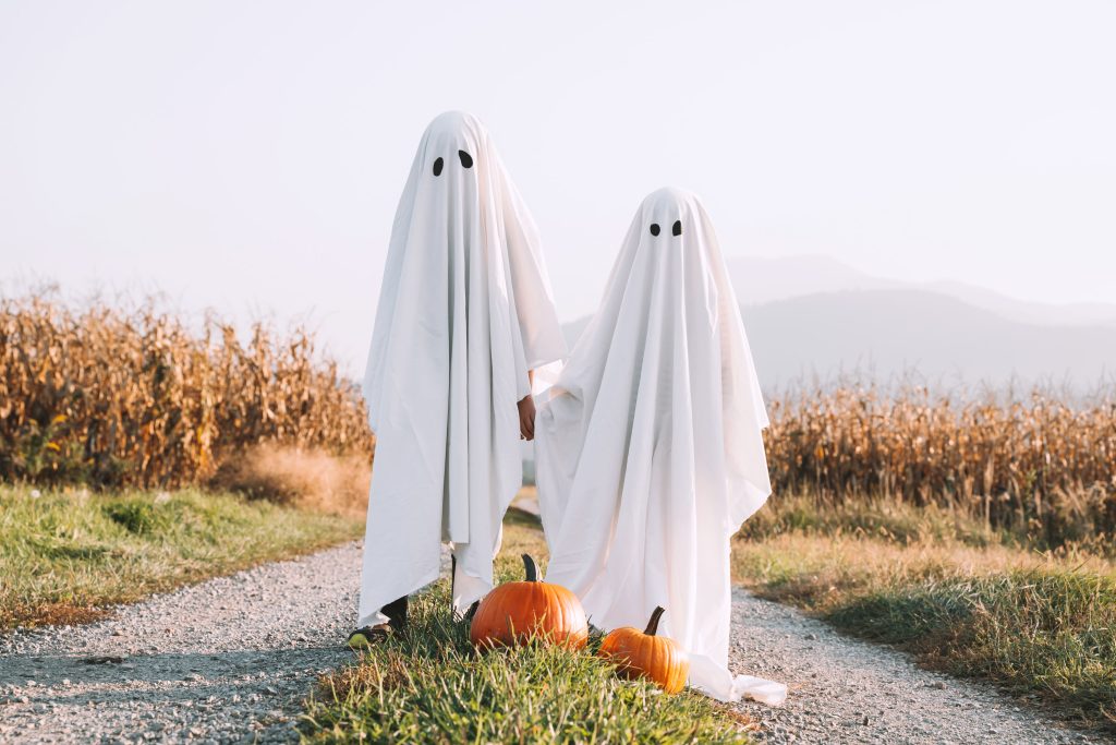 10 TIPS TO KEEP YOUR KID’S SAFE THIS HALLOWEEN 