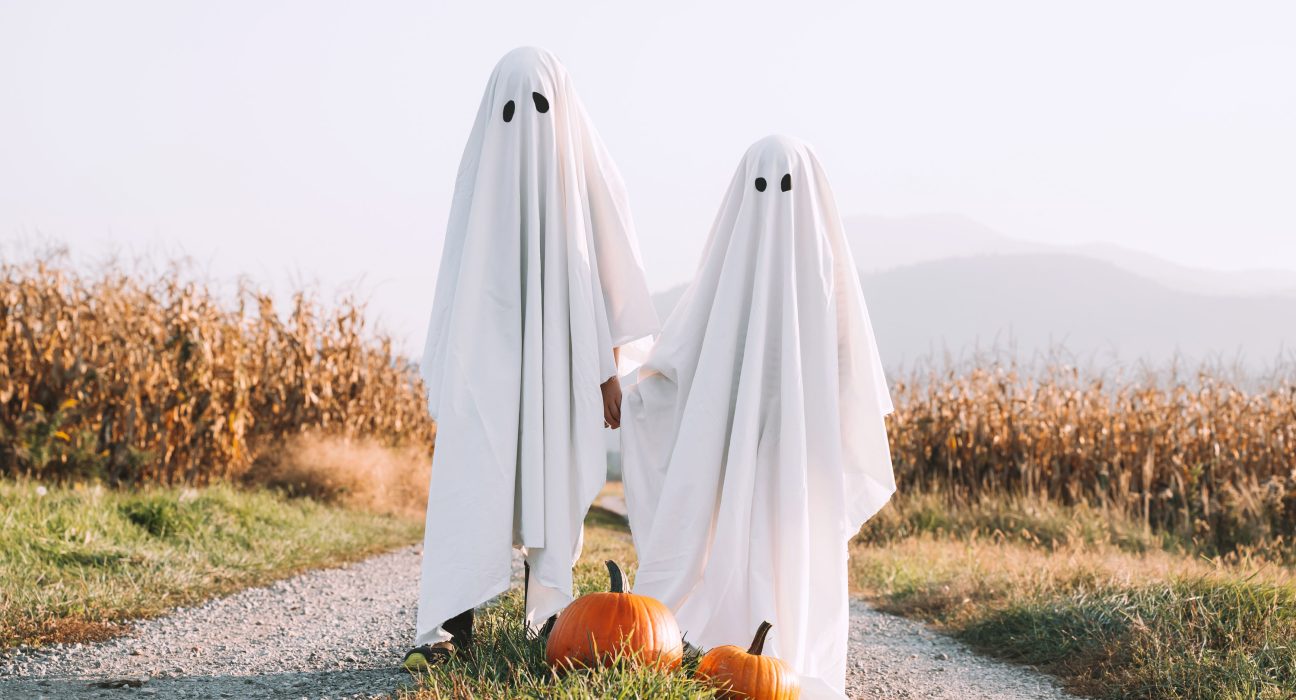 10 TIPS TO KEEP YOUR KID’S SAFE THIS HALLOWEEN 