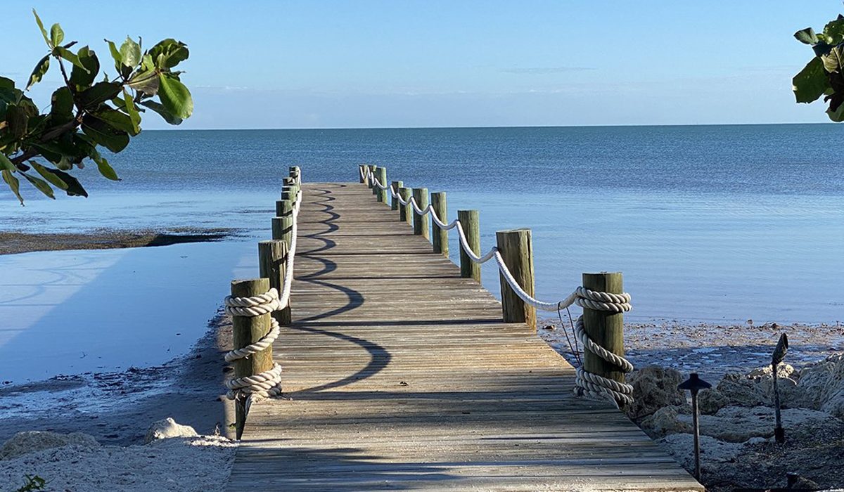 FLORIDA KEYS BEACH PIER AT GRASSY FLATS